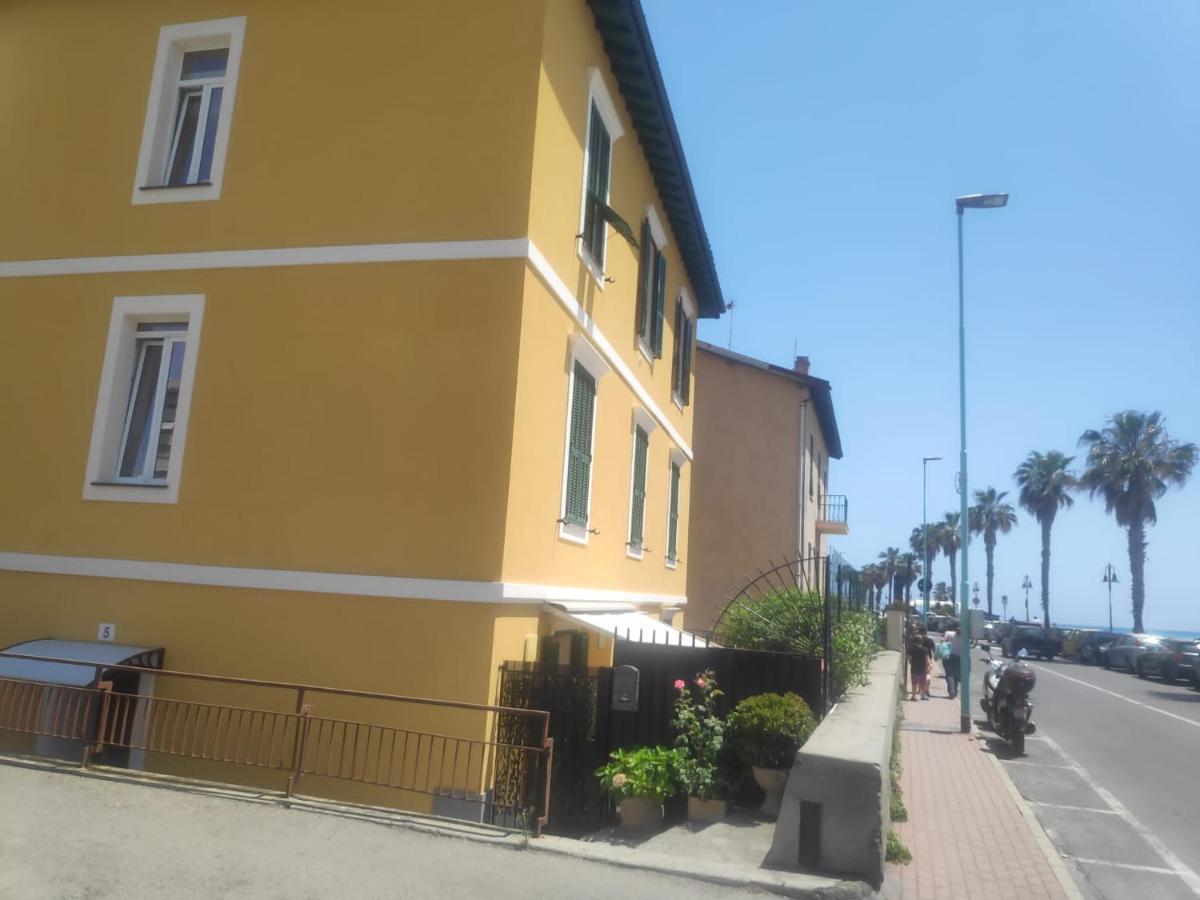 Tuffonelblu Ventimiglia Exterior foto